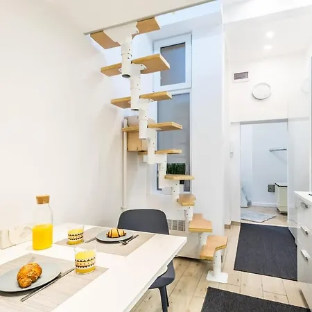 Casa vacanze Location To Everything Budapest